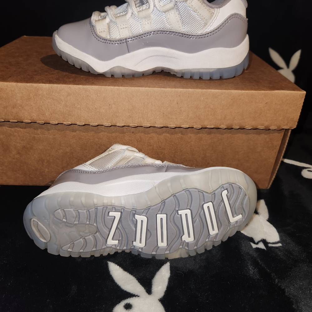 Jordan 11 Retro Low Cement Grey